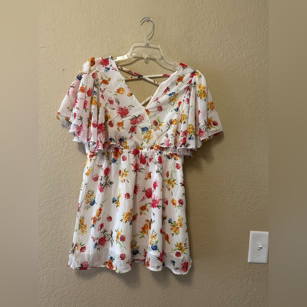 Suzanne Betro Floral V-Neck Blouse with Colorful Blooms New